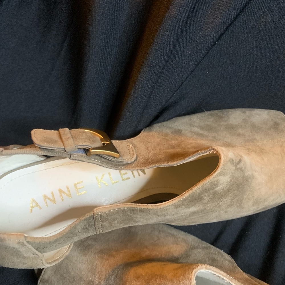 Anne Klein designer suede sandals
